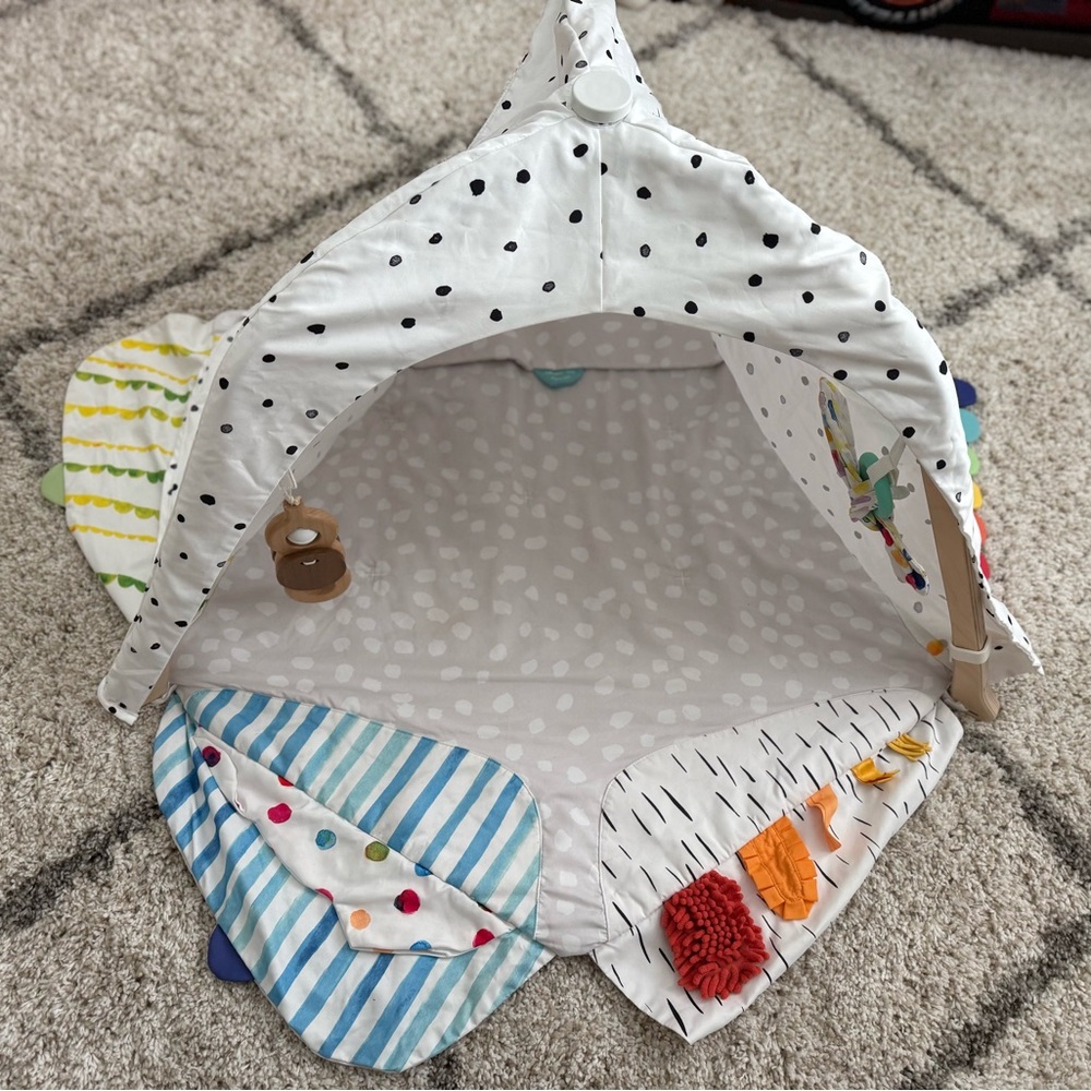 Lovevery Baby Play Gym Mat with Tent